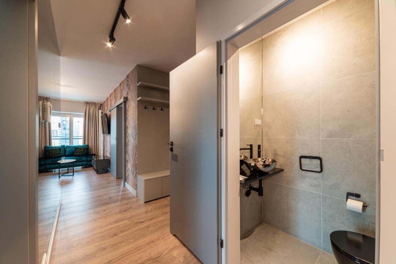 Mennica Residence Suite Apartments Warsawa Bagian luar foto